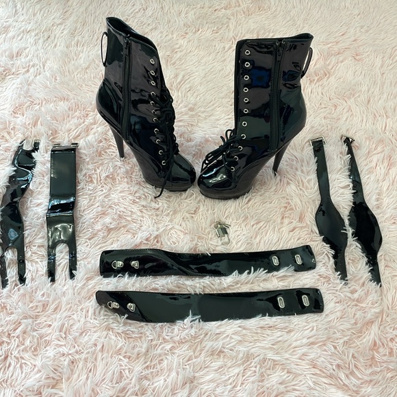 Size9 Blk Patton, leather boots with the straps with a lock and key. - Picture 4 of 5